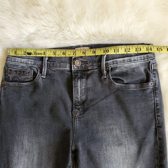 Driftwood Jackie Embroidered Hem Jeans Size 28 EUC - Picture 14 of 16